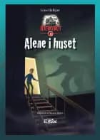 Alene i huset af Lone Halkjær