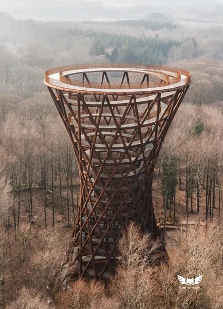 The Forest Tower af Kristoffer Lindhardt Weiss