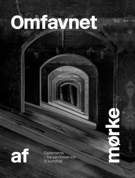 Omfavnet af mørke af Carsten Thau