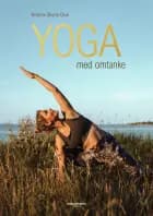Yoga med omtanke af Kristine Skytte Glue