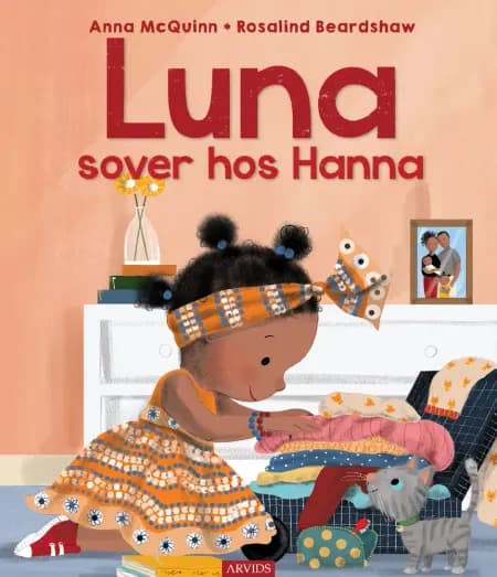Luna sover hos Hanna af Anna McQuinn