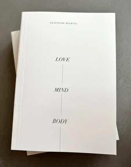 GRATITUDE JOURNAL af Carla Chloe Mickelborg