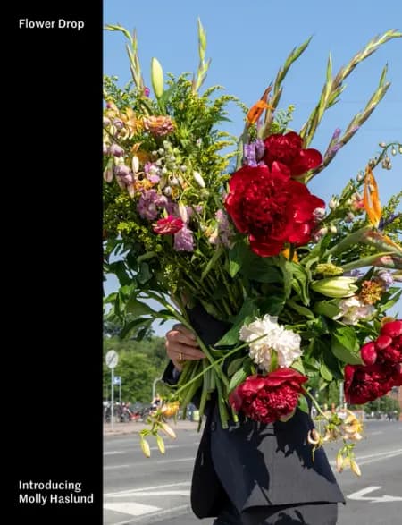 Flower Drop af Molly Haslund